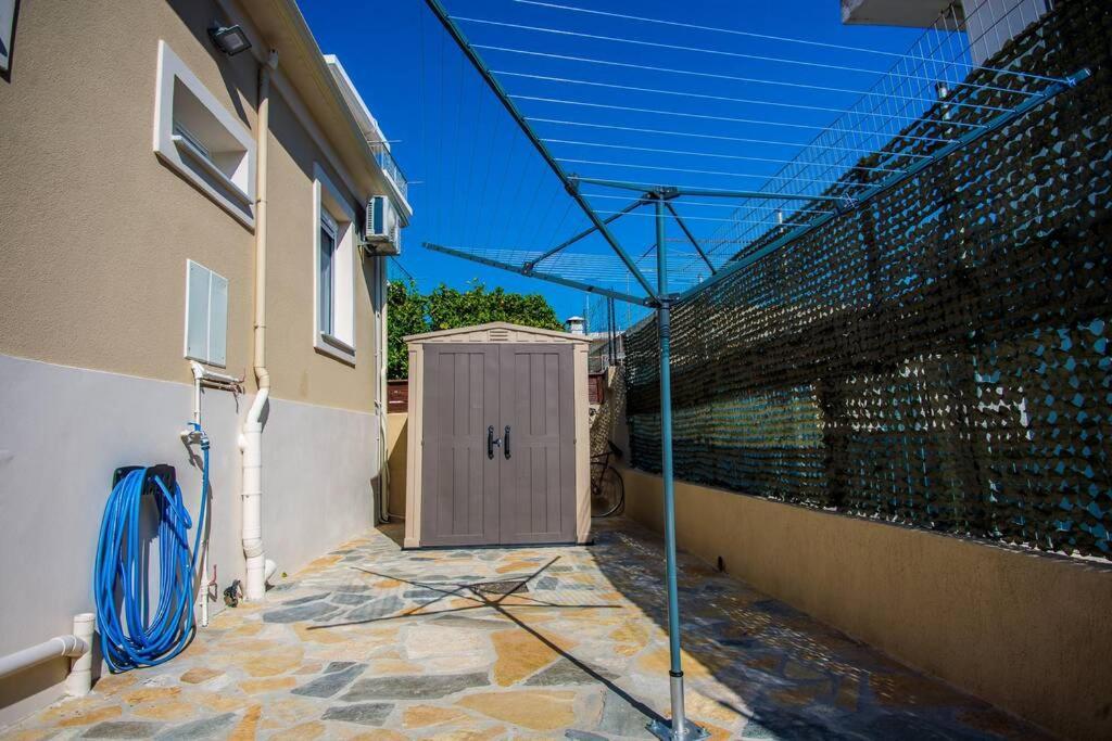 ארגוסטולי Avocado Villa Offering Peace And Relaxation מראה חיצוני תמונה